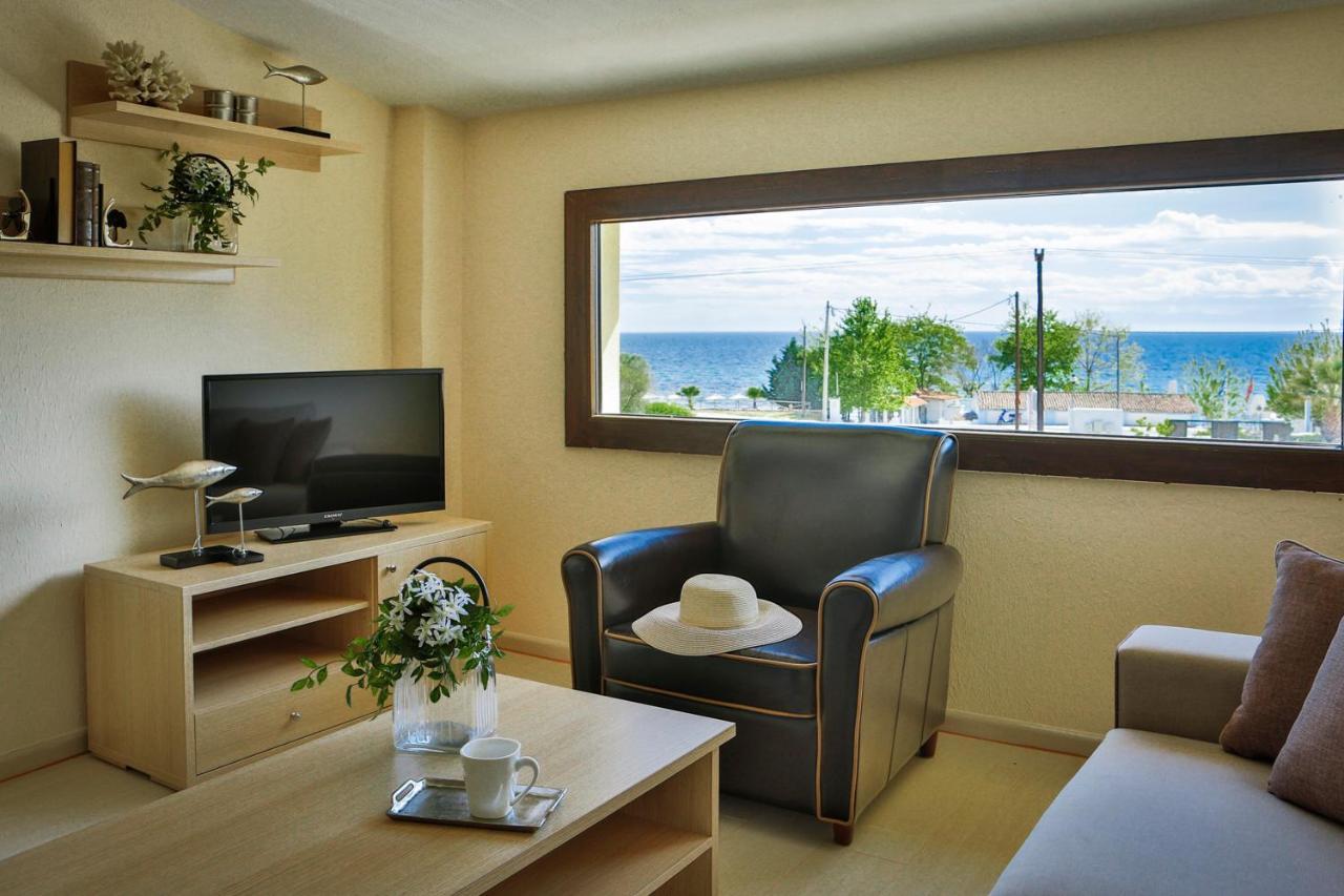 Stigmes Villas & Suites Nea Skioni Exteriör bild