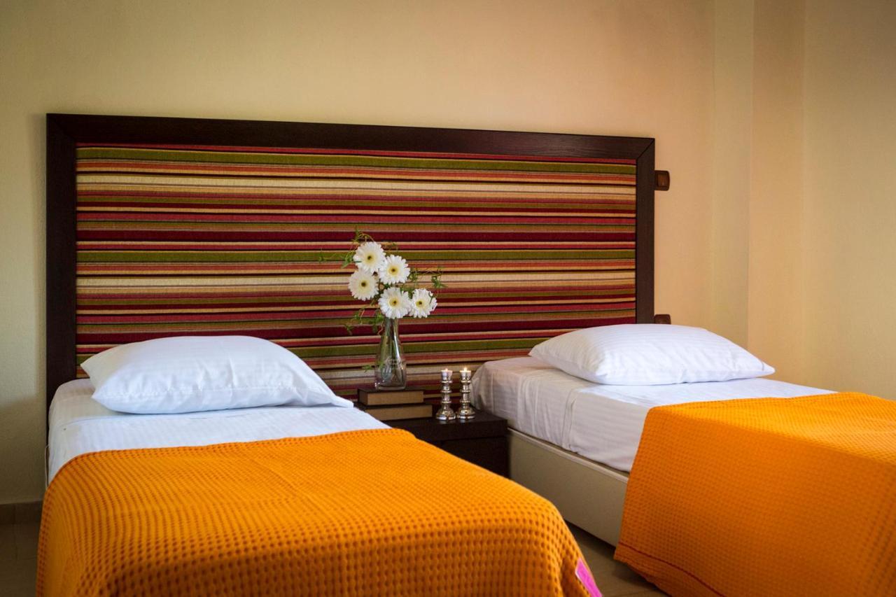 Stigmes Villas & Suites Nea Skioni Exteriör bild