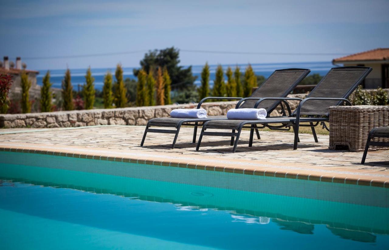 Stigmes Villas & Suites Nea Skioni Exteriör bild