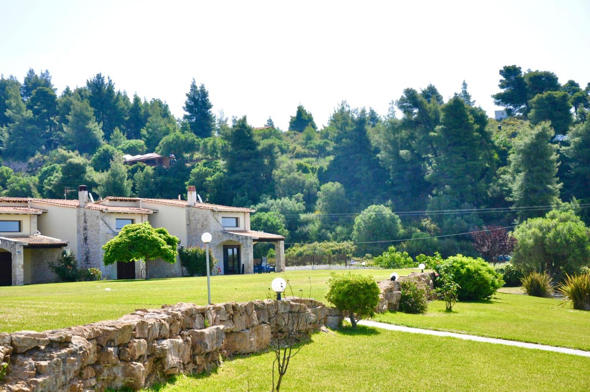 Stigmes Villas & Suites Nea Skioni Exteriör bild