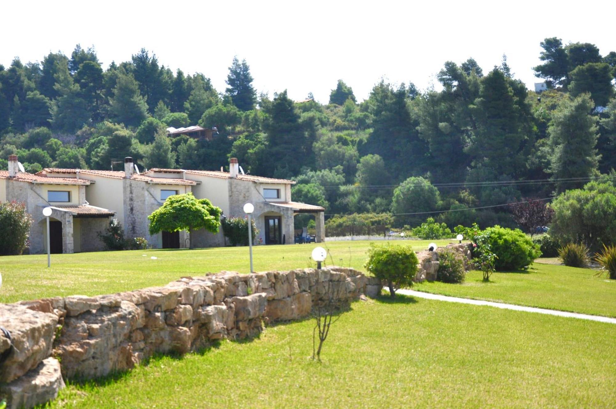 Stigmes Villas & Suites Nea Skioni Exteriör bild