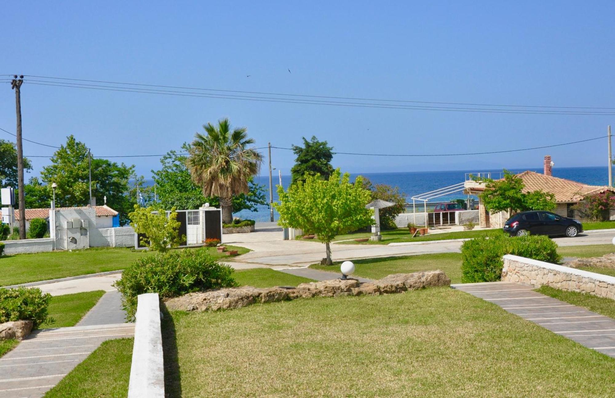 Stigmes Villas & Suites Nea Skioni Exteriör bild