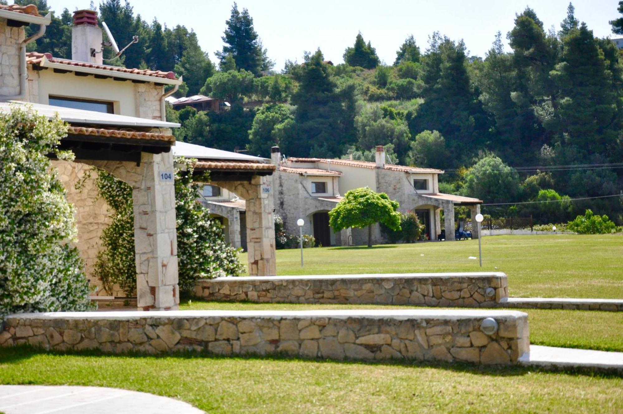 Stigmes Villas & Suites Nea Skioni Exteriör bild