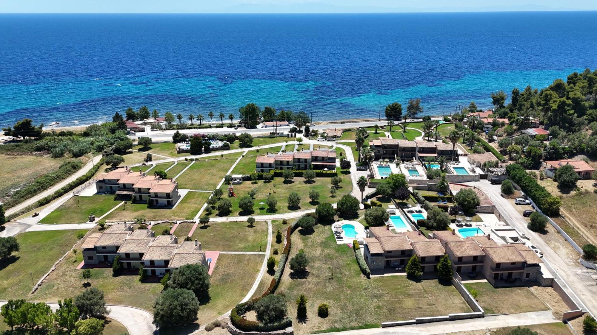 Stigmes Villas & Suites Nea Skioni Exteriör bild